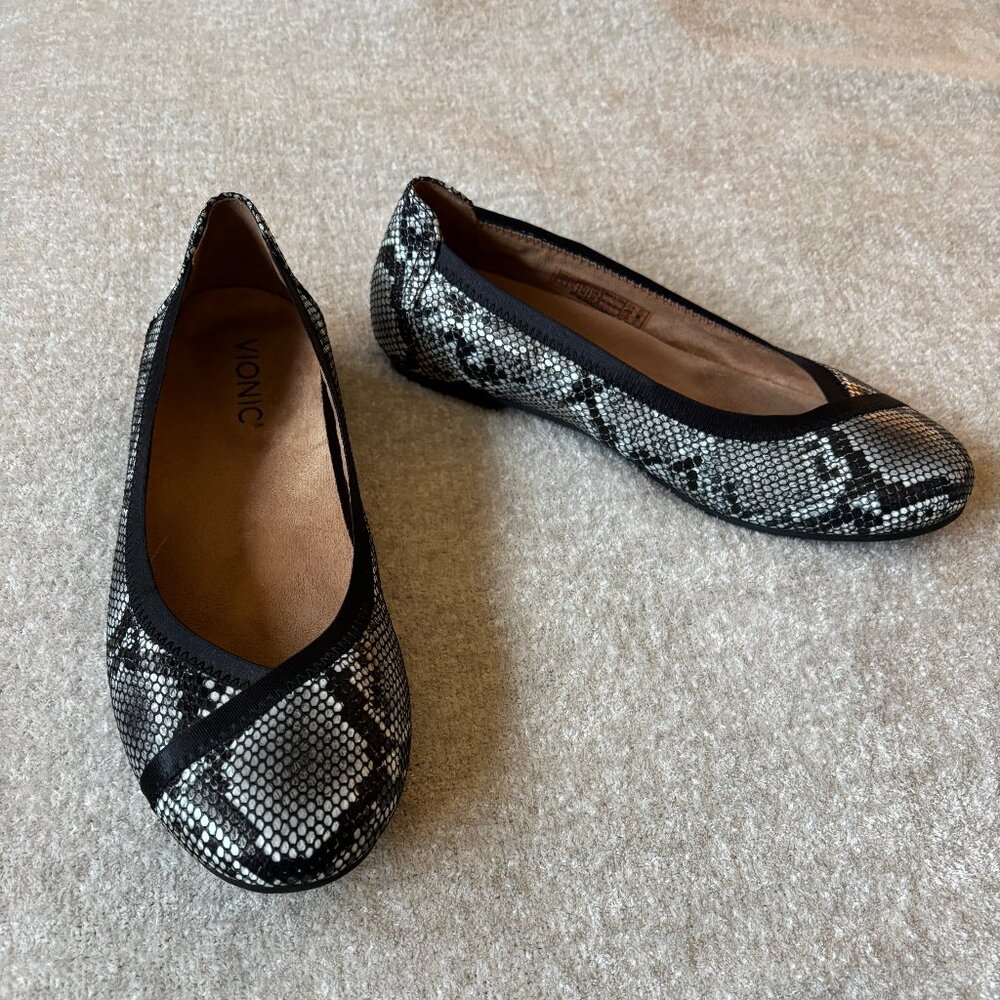 Vionic Caroll ballet flats, black and white snake